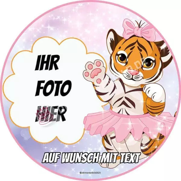 Fotomotiv: Ballerina Tiger - Hochwertige und individuelle Tortenaufleger für jeden Anlass
Tortenaufleger Fotomotiv Ballerina Tiger 20cm Kreis
Unser Tortenaufleger mit dem Motiv "Ballerina Tiger - Tortenbild - DeintortenbildBallerina Tiger