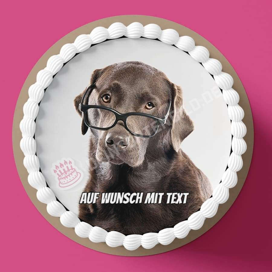 Motiv: Hund mit Brille - Hochwertige und individuelle Tortenaufleger für jeden Anlass
Tortenaufleger Hund mit Brille in 20cm Kreis 
Unsere Tortenaufleger sind ein ideales Geschenk für besond - Tortenbild - DeintortenbildHund mit Brille