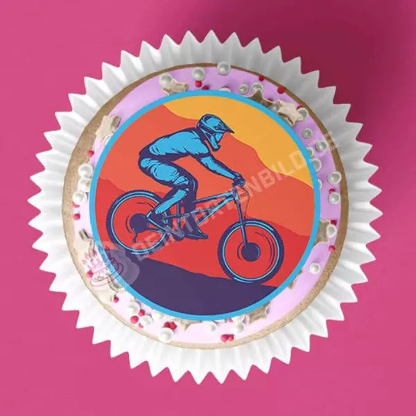 Muffinaufleger Motiv: Mountainbiker - Deintortenbild.de Tortenaufleger aus Esspapier: Oblatenpapier / 15Stück x 5cm, Oblatenpapier / 24Stück x 4cm, Zuckerpapier / 15Stück x 5cm, Zuckerpapier / 24Stück x 4cm, Fondantpapier / 15Stück x 5cm, Fondantpapier / 24Stück x 4cm